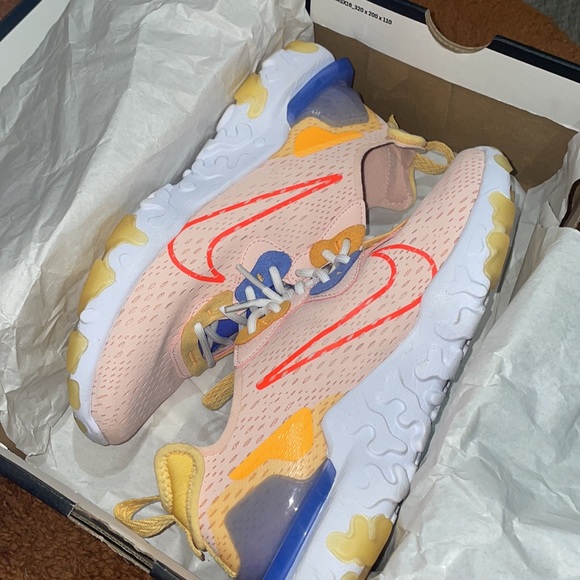 Women’s Nike React Vision - Picture 6 of 9